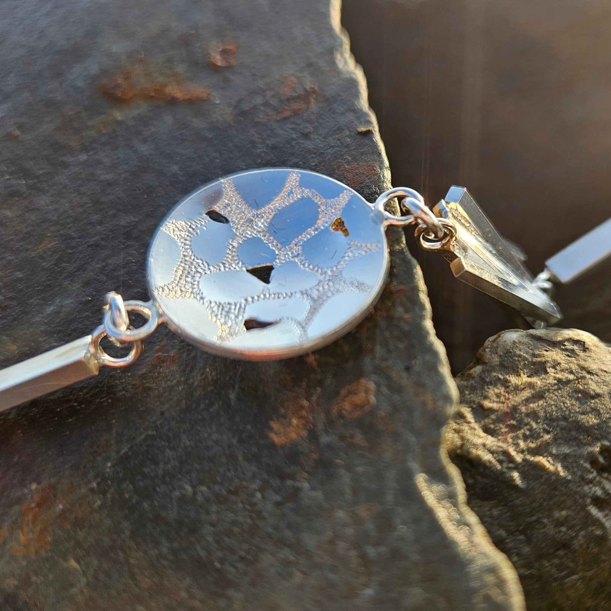 Sterling Silver Llwybr Llechi and Crawiau Necklace